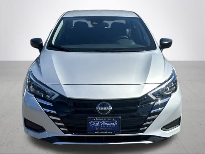2025 Nissan Versa 1.6 S photo 3