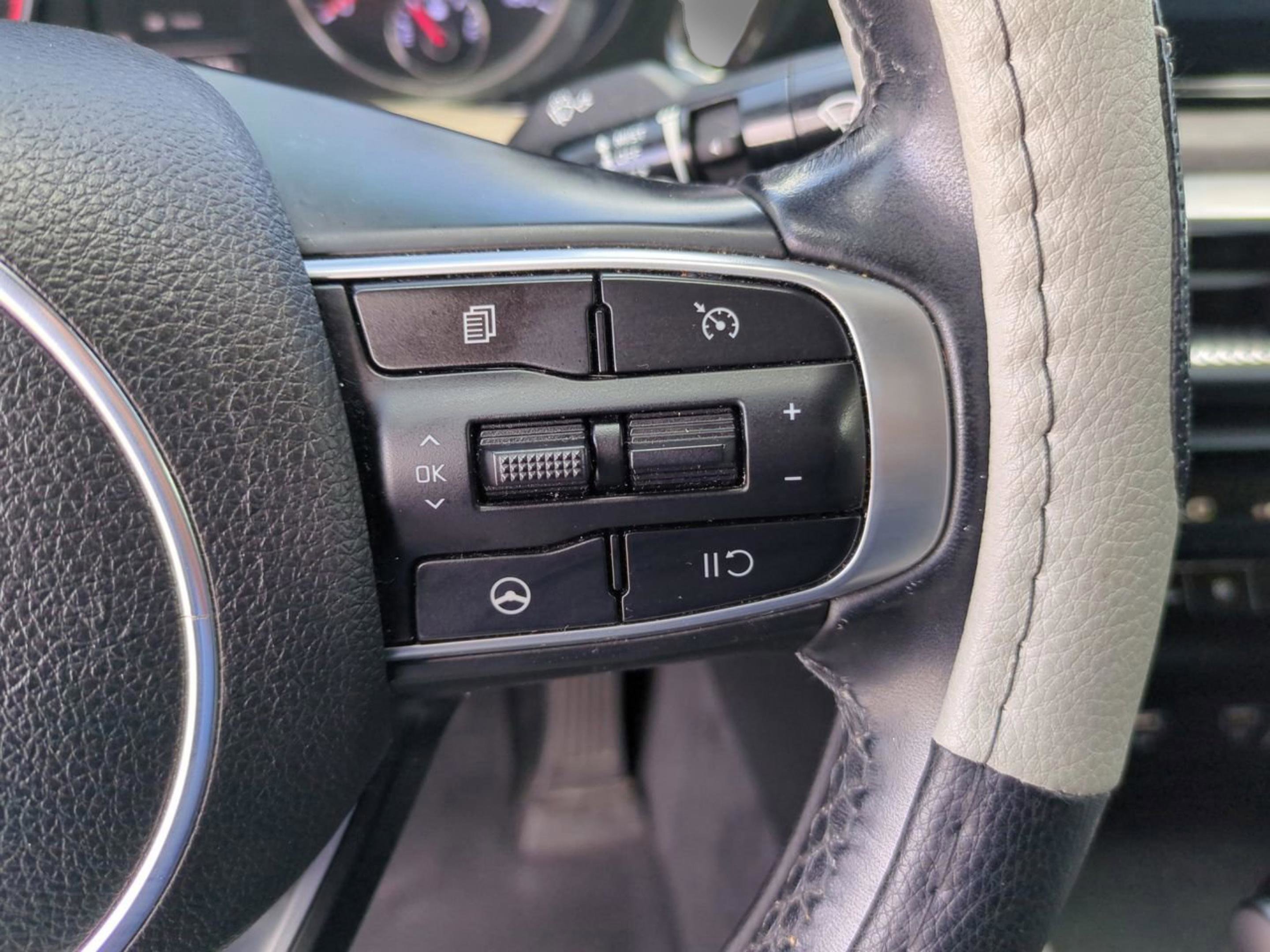 2021 Kia K5 EX photo 26