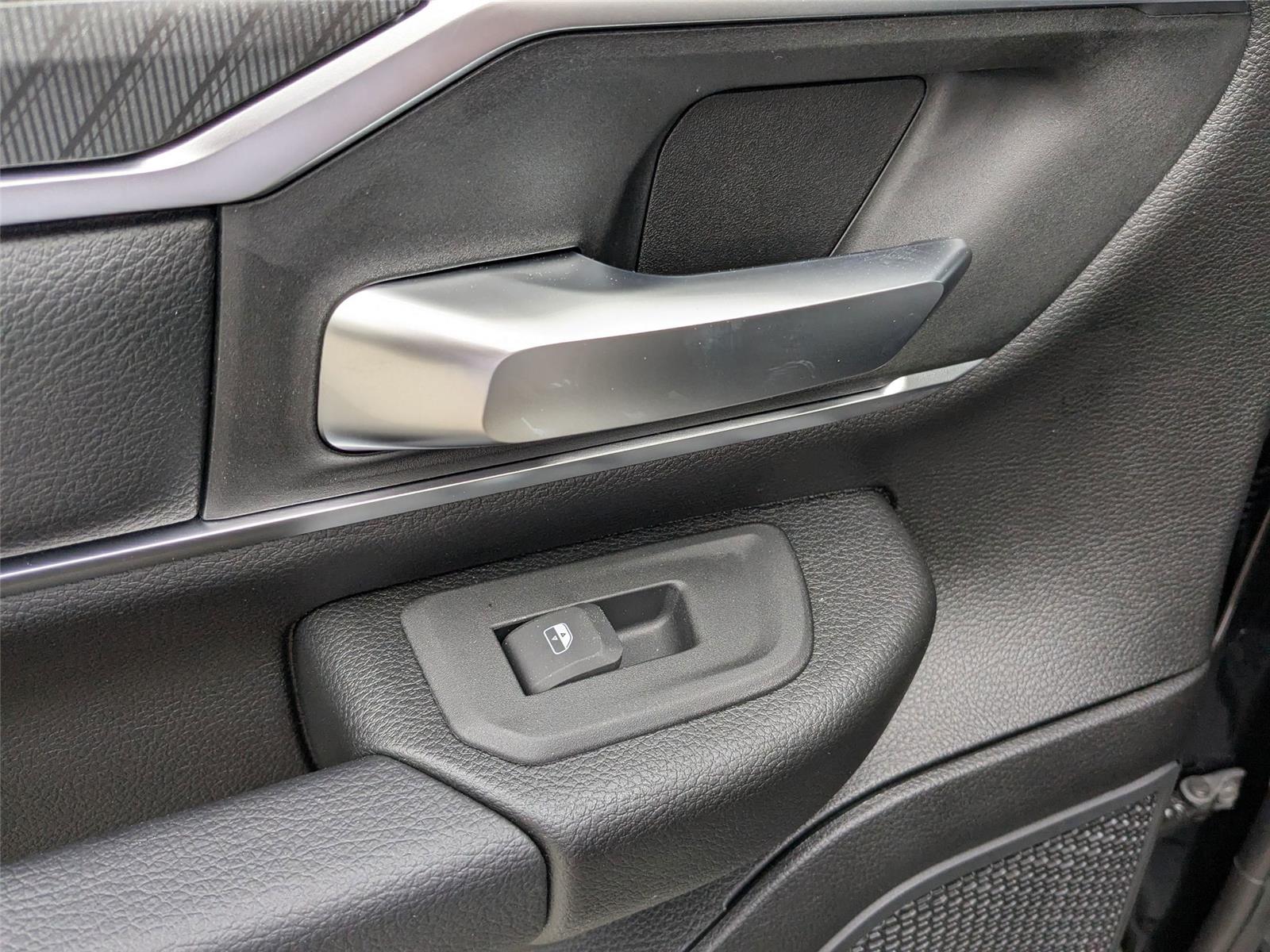 2025 Ram 1500 Big Horn photo 21