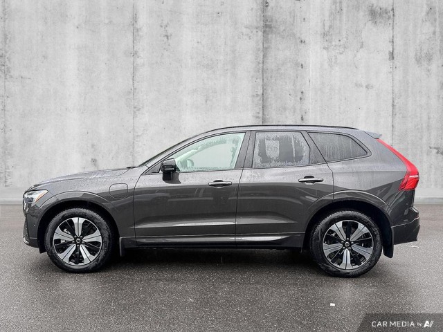 2025 Volvo XC60 Plug-In Hybrid T8 AWD Plus Dark Theme