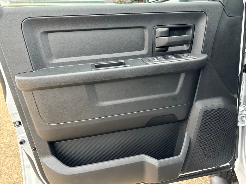 2025 Ram 2500 Tradesman photo 11