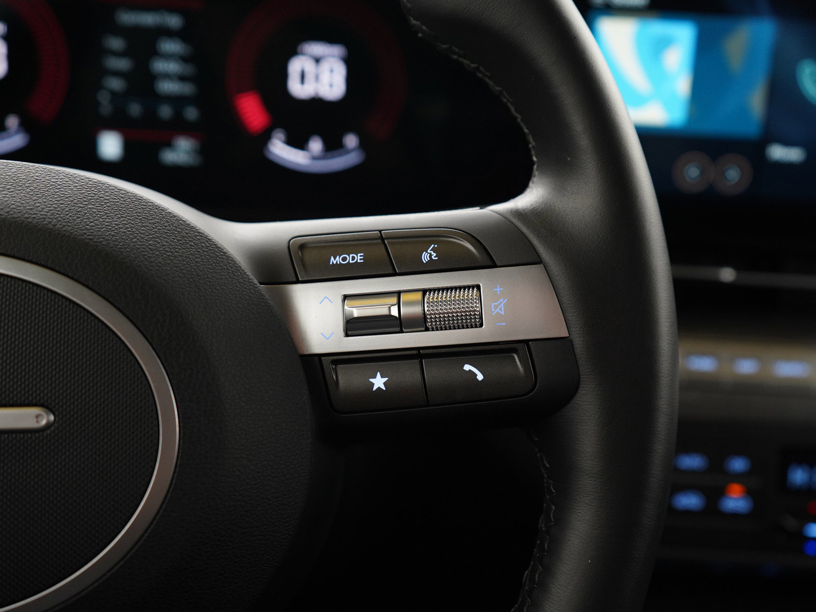 2025 Hyundai Kona SEL photo 25