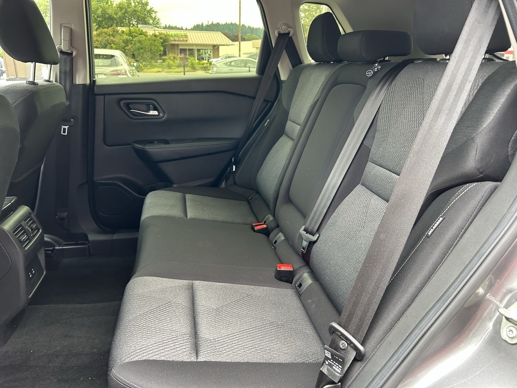 2024 Nissan Rogue SV photo 22