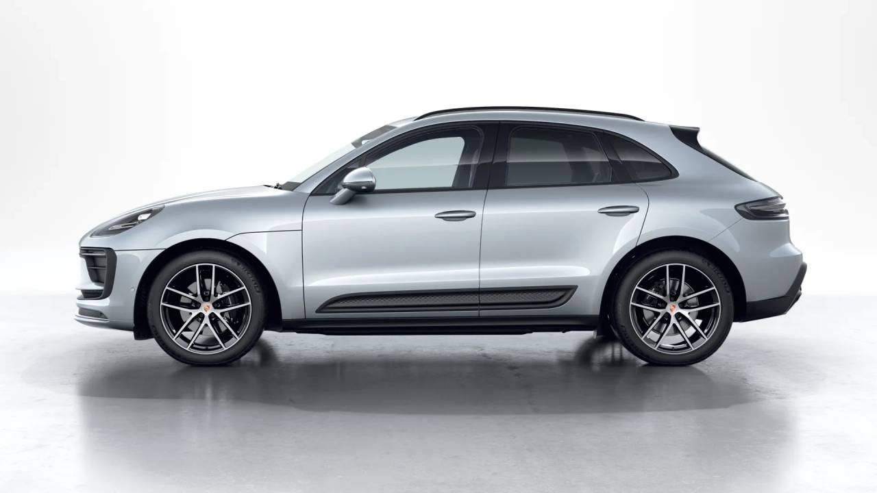 2026 Porsche Macan T photo 2