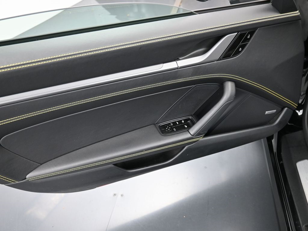 2021 Porsche 911 S photo 18