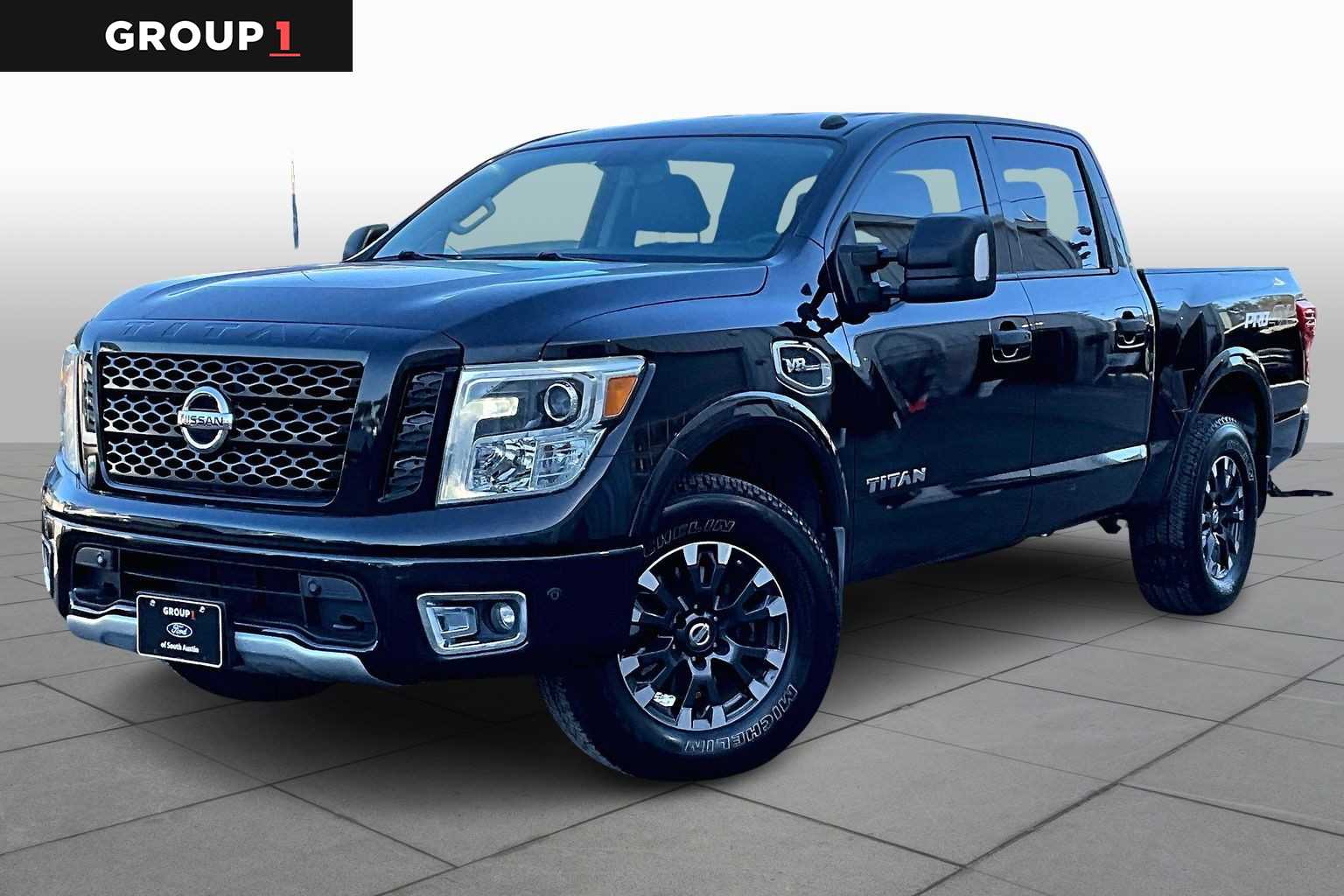 2017 Nissan Titan PRO-4X's photo