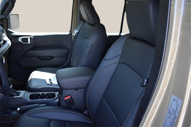 2025 Jeep Gladiator Sport photo 11
