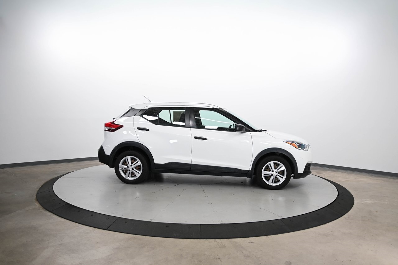 2020 Nissan Kicks S photo 3