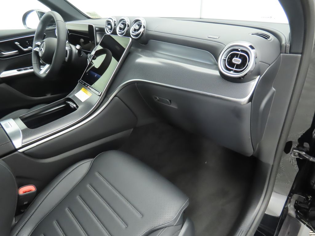 2026 Mercedes Benz GLC 300 4MATIC photo 17