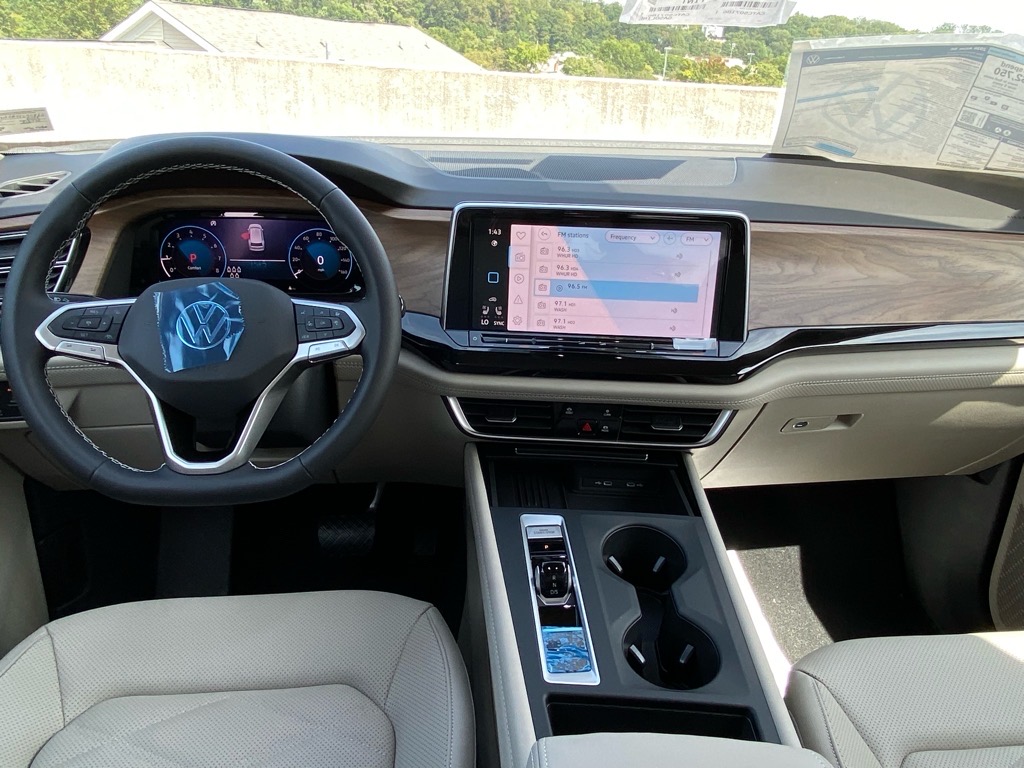 2026 Volkswagen Atlas SE photo 8