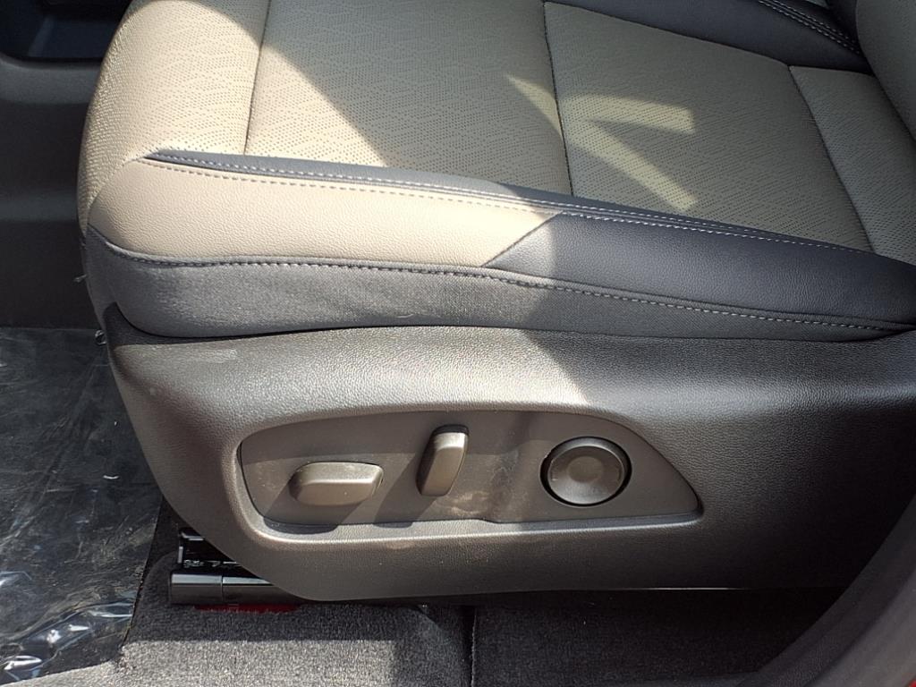 2025 Chevrolet Equinox LT photo 9