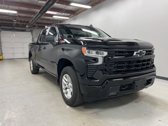 2022 Chevrolet Silverado 1500 RST photo 2