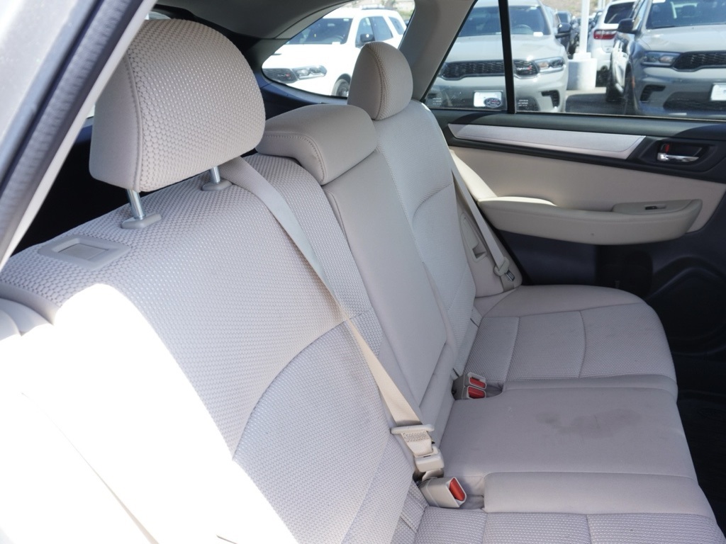 2019 Subaru Outback 2.5i Premium photo 23