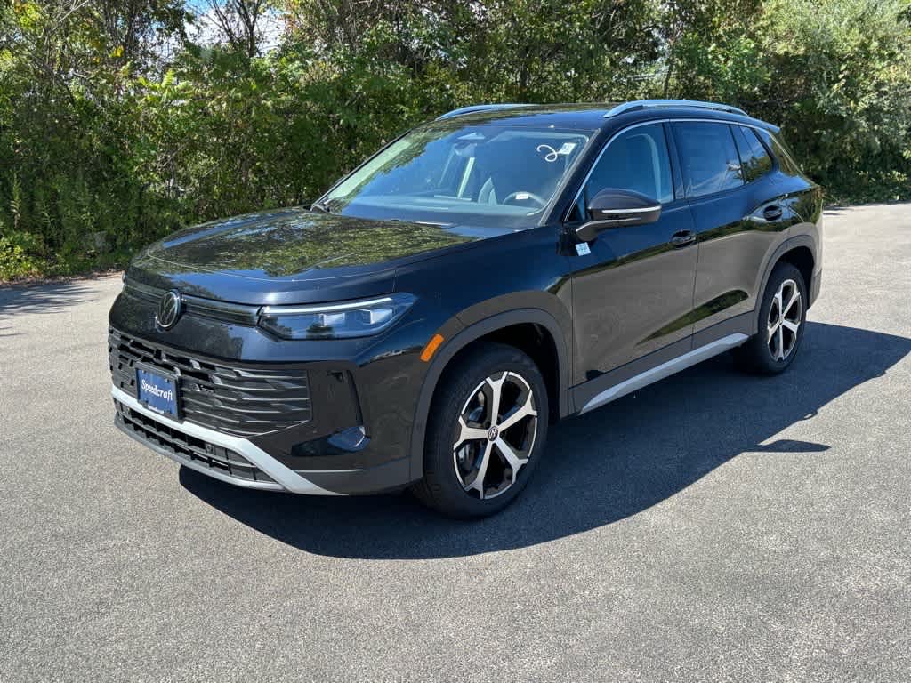 2025 Volkswagen Tiguan SE photo 3
