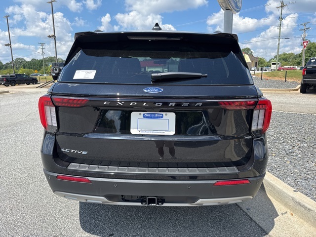 2025 Ford Explorer photo 6