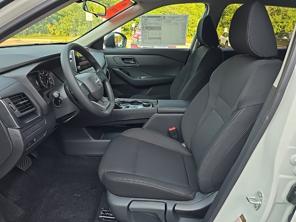 2026 Nissan Rogue S photo 6