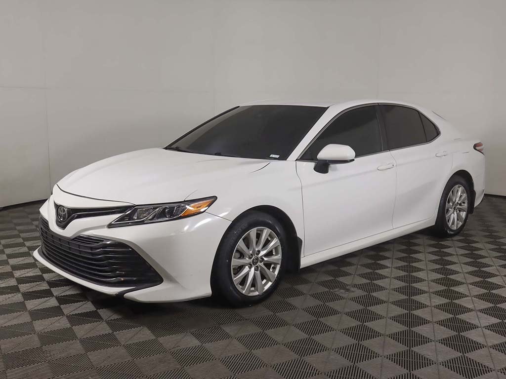 2020 Toyota Camry LE photo 4