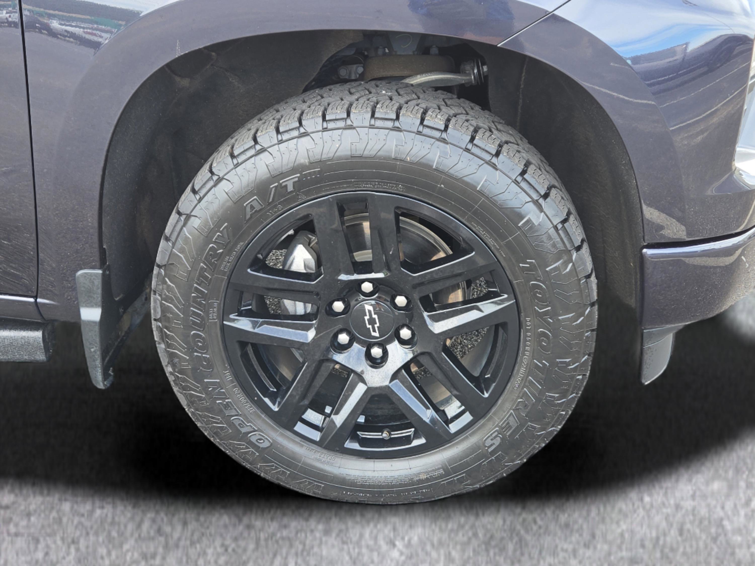 2022 Chevrolet Silverado 1500 Custom photo 2