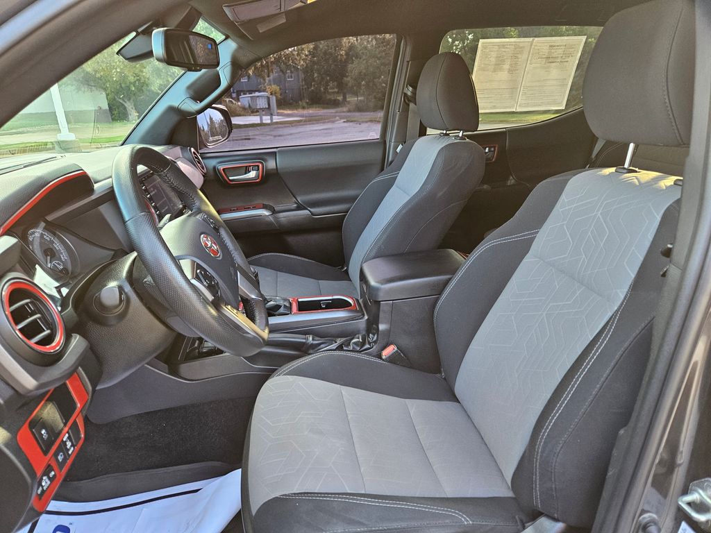 2020 Toyota Tacoma TRD Sport photo 20