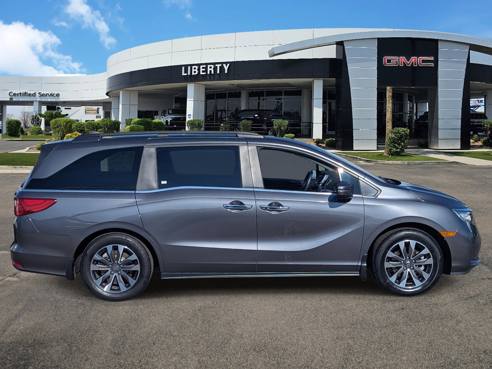2024 Honda Odyssey EX-L photo 2