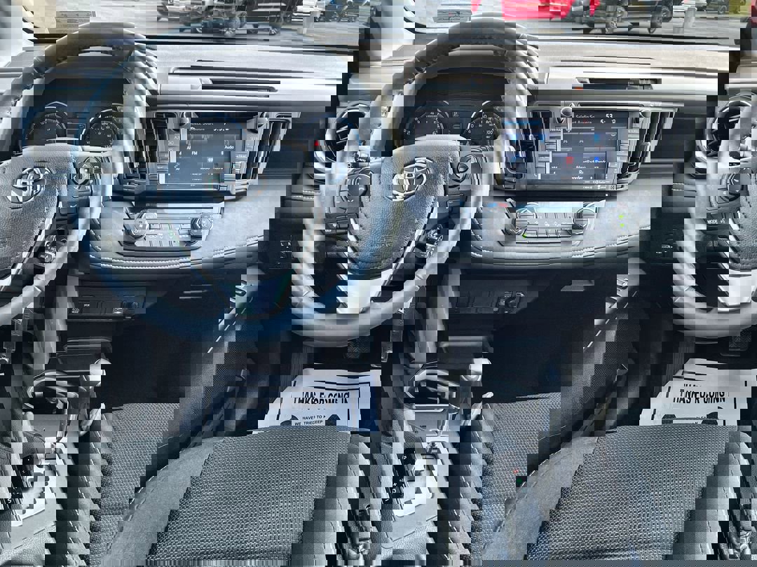 2017 Toyota RAV4 XLE photo 10