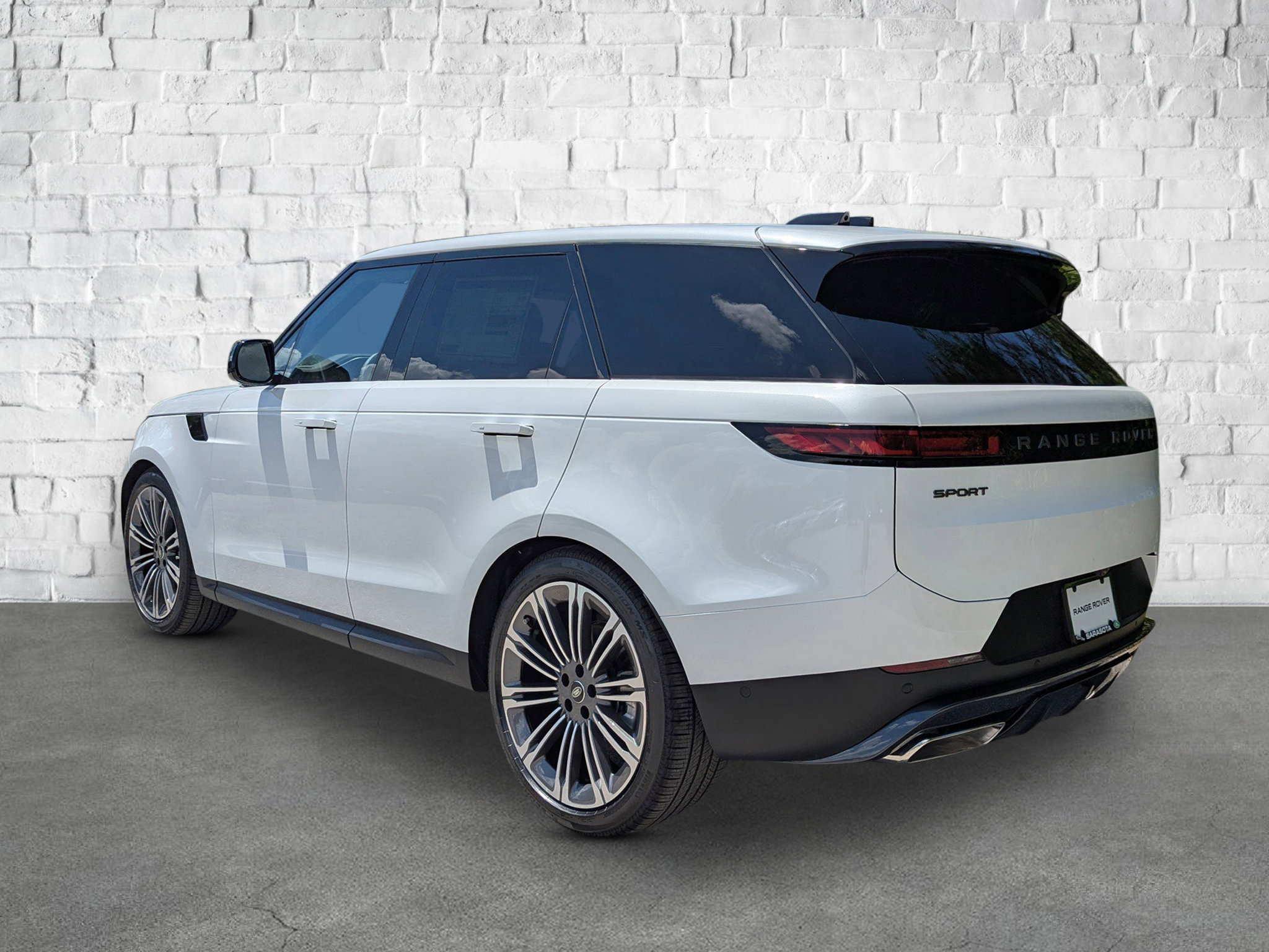 2025 Land Rover Range Rover Sport SE photo 2