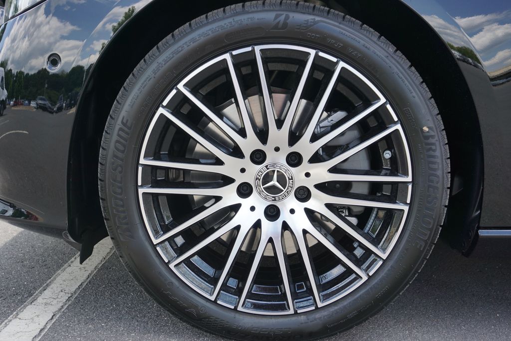 2025 Mercedes Benz C 300 photo 16