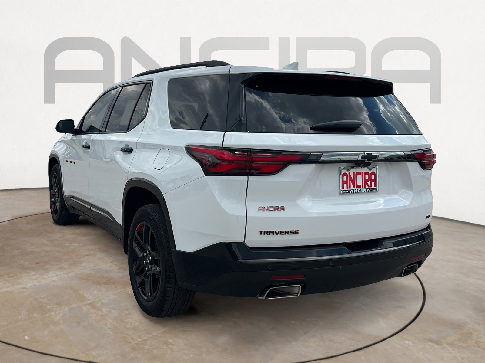 2023 Chevrolet Traverse Premier photo 3