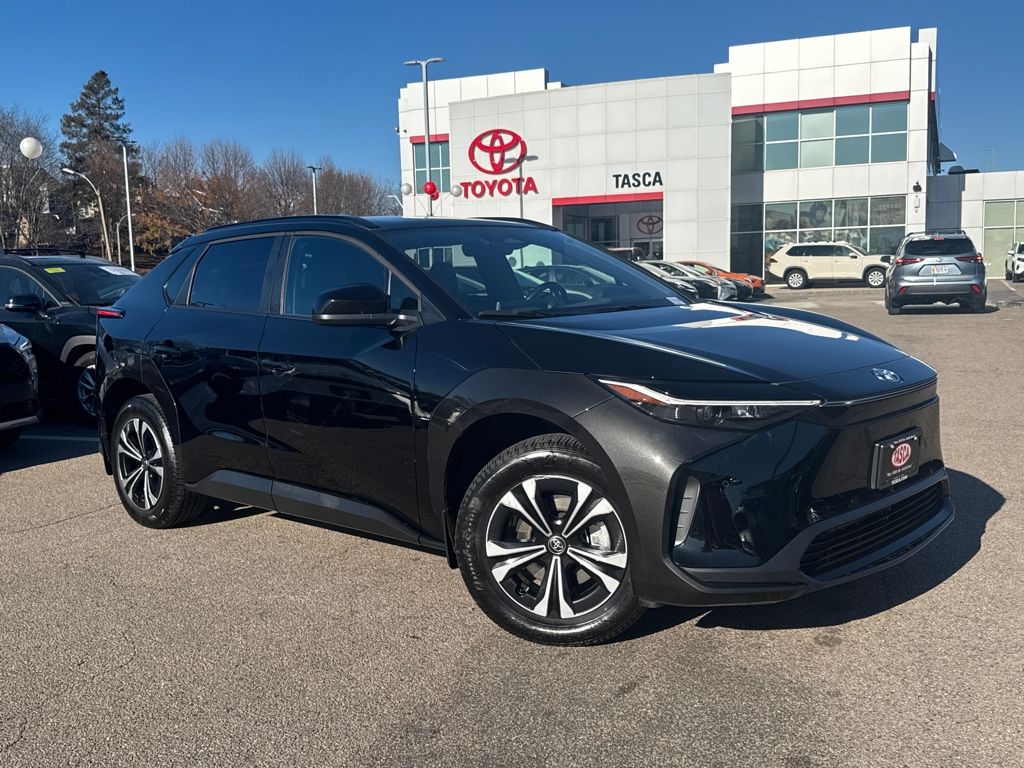 2024 Toyota bZ4X XLE's photo