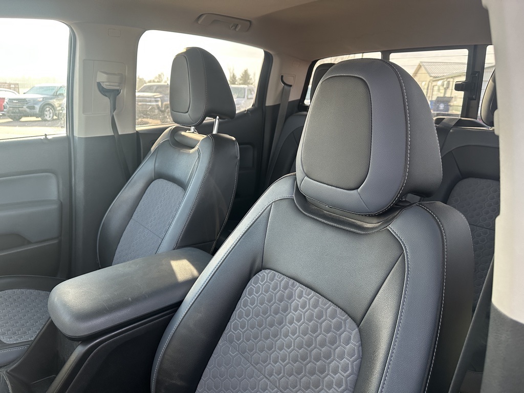 2016 Chevrolet Colorado Z71 photo 3