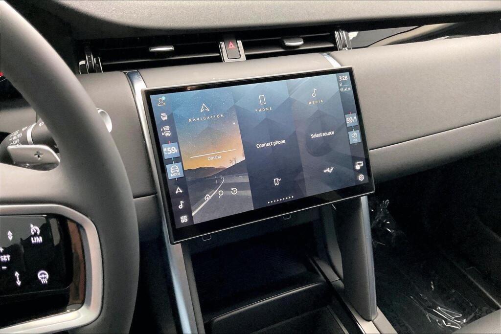 2024 Land Rover Discovery Sport S photo 4