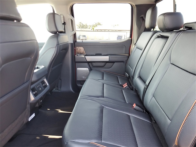 2025 Ford F-250 Lariat photo 11