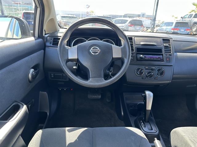 2009 Nissan Versa 1.6 Base Sedan photo 16