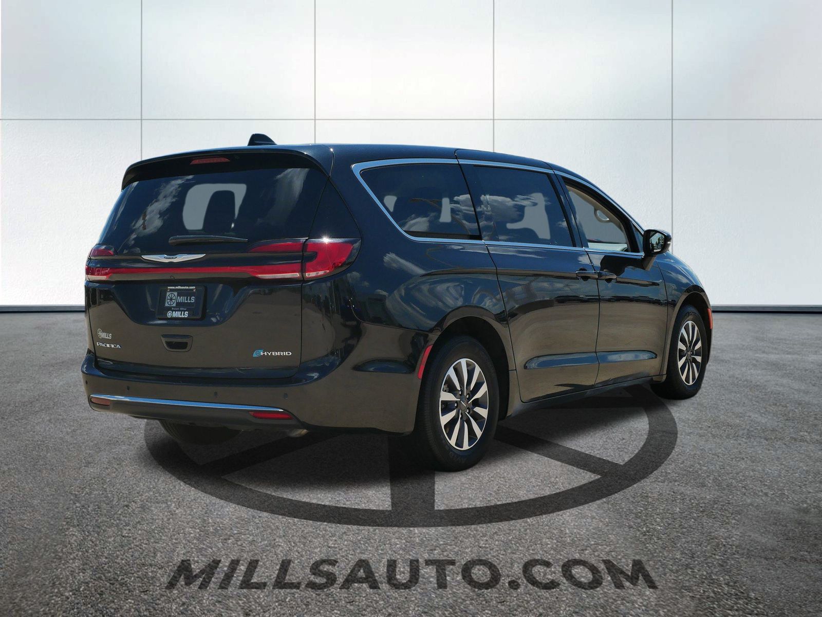 2023 Chrysler Pacifica Hybrid Touring L photo 5