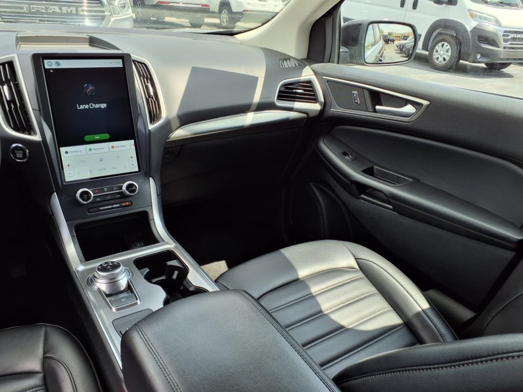 2022 Ford Edge SEL photo 15