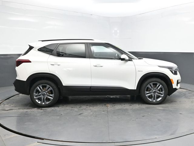 2022 Kia Seltos S photo 3
