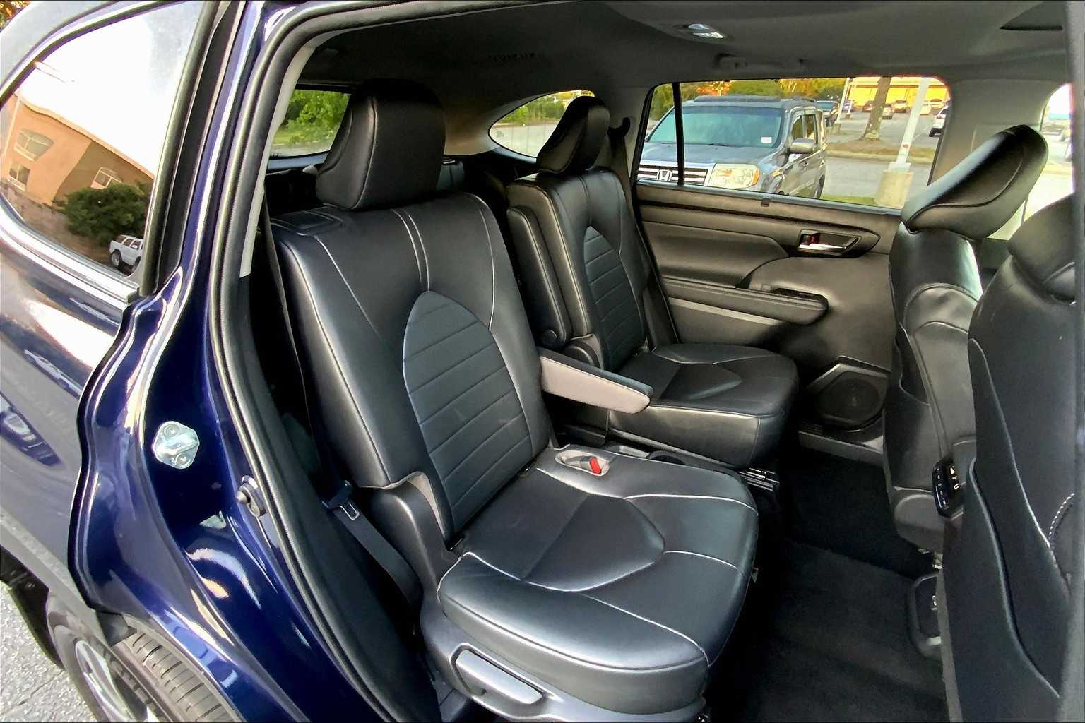 2023 Toyota Highlander XLE photo 18
