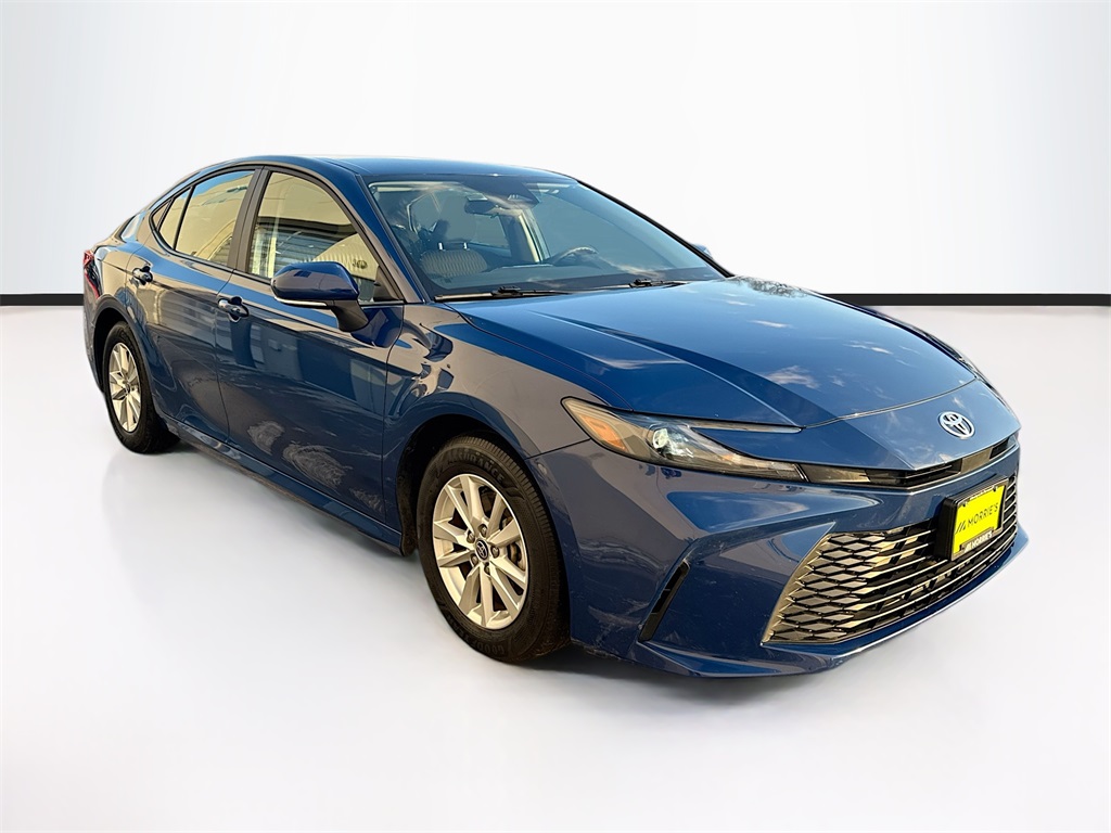 2025 Toyota Camry LE photo 3