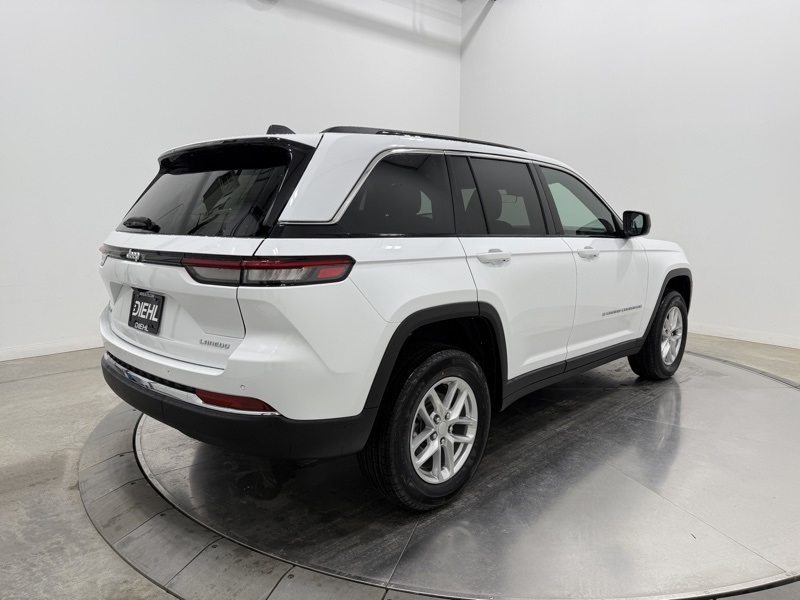 2025 Jeep Grand Cherokee Laredo X photo 4