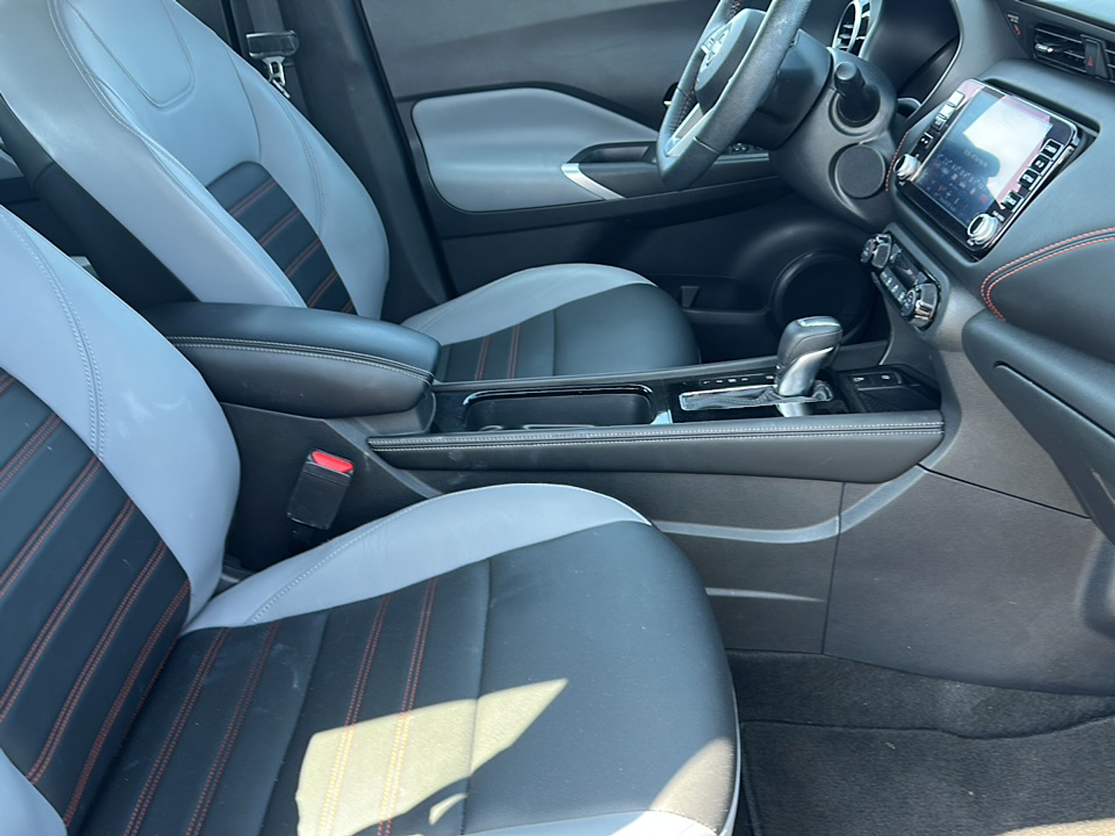 2024 Nissan Kicks SR photo 9