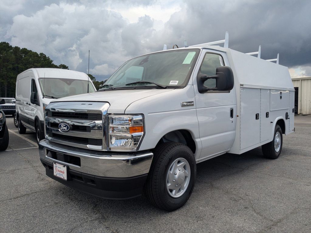 2026 Ford E-350 Base photo 8