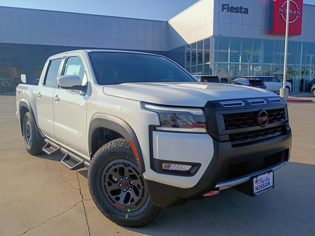 2026 Nissan Frontier PRO-X's photo
