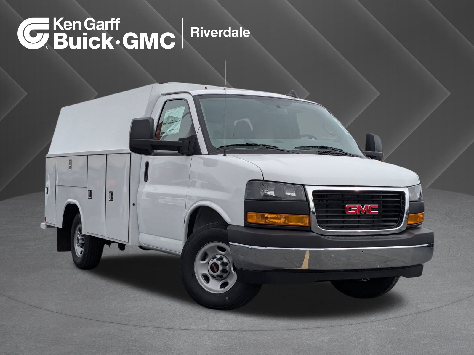 2025 GMC Savana Cutaway Work Van's photo