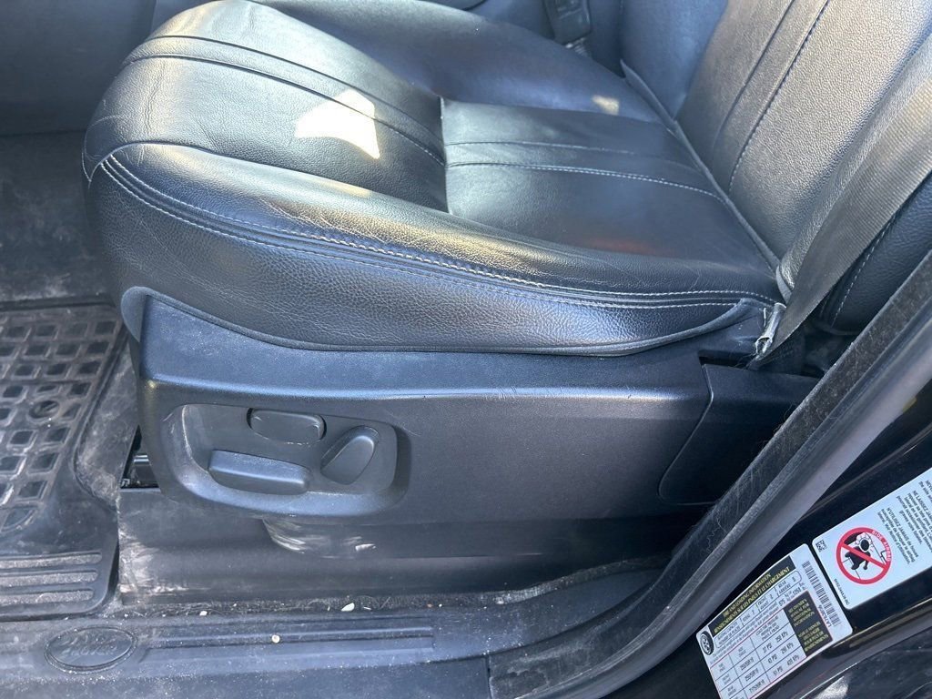 2015 Land Rover LR4 Base photo 21