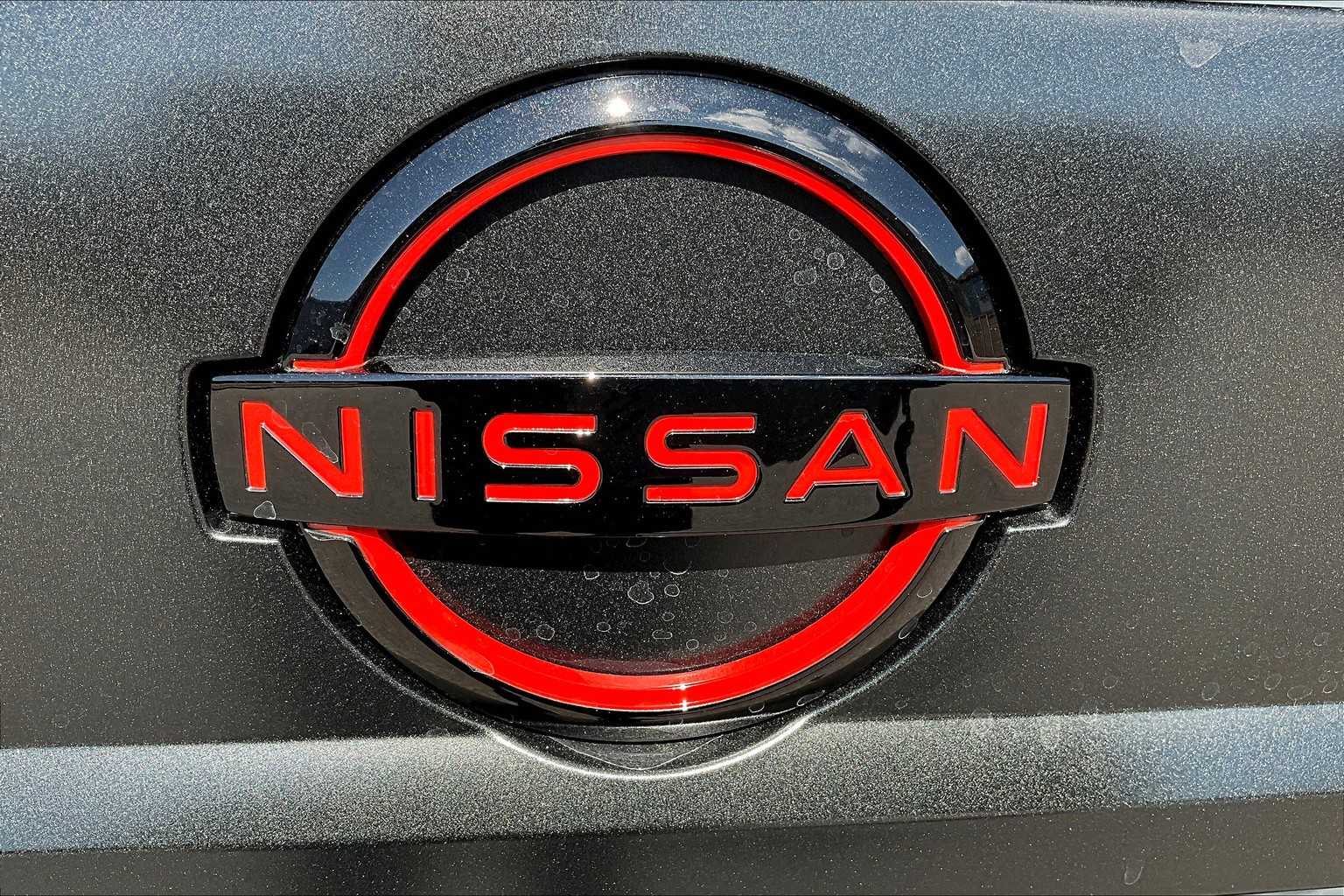 2025 Nissan Frontier PRO-4X photo 8