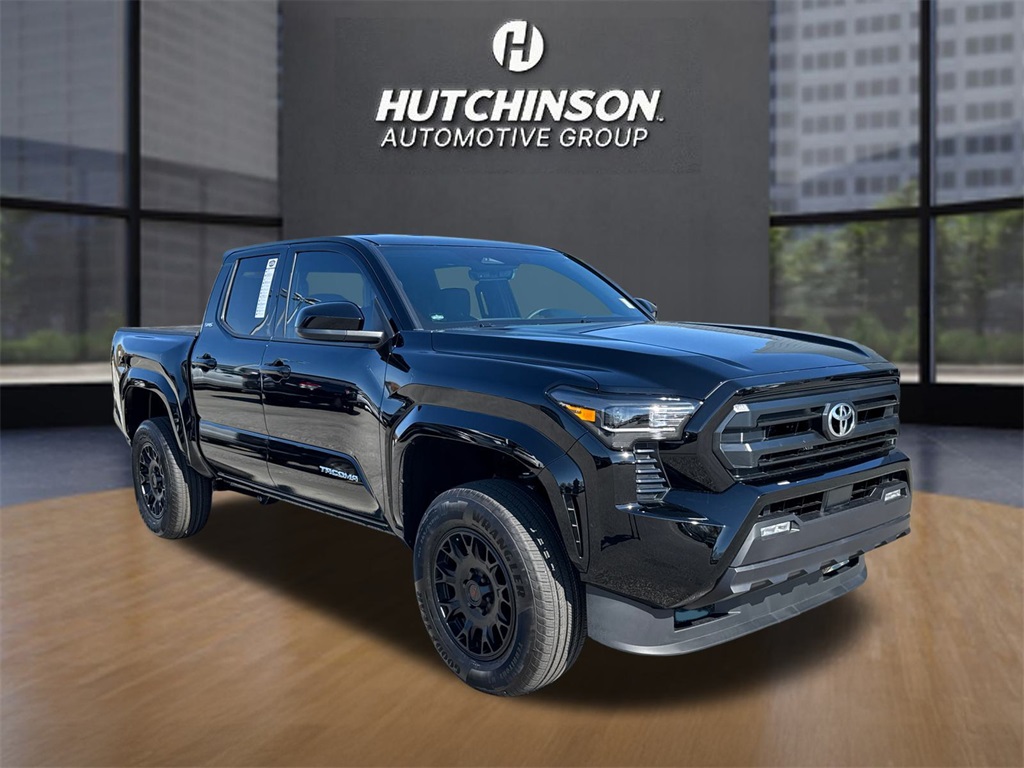 2025 Toyota Tacoma SR5's photo