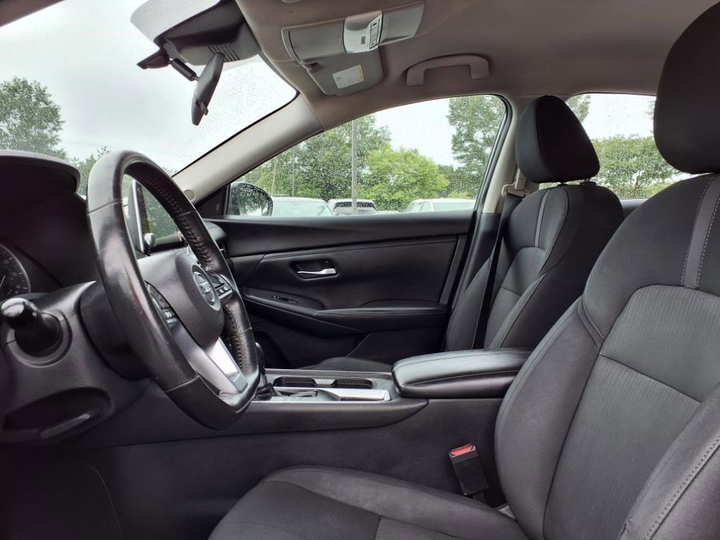 2021 Nissan Sentra SV photo 9