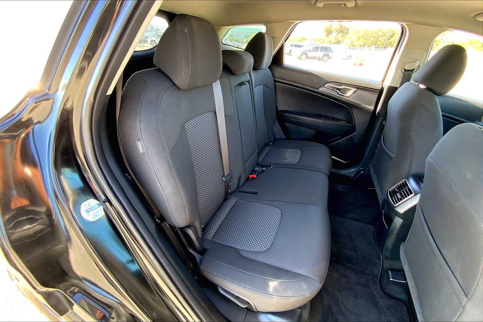 2024 Kia Sportage LX photo 18