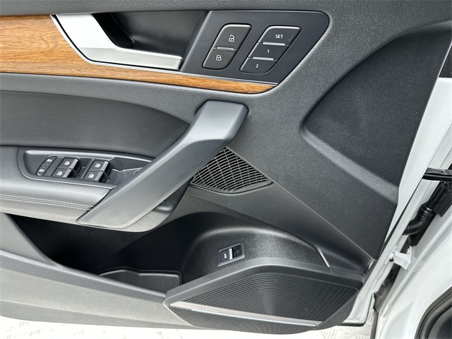 2023 Audi Q5 45 S line Premium photo 4