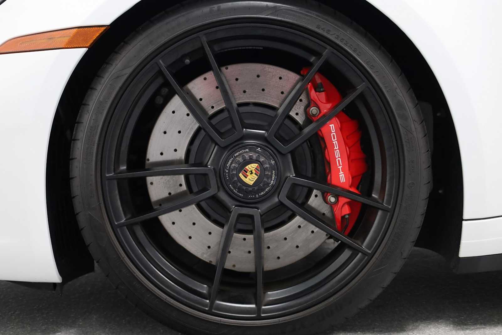 2022 Porsche 911 GTS Coupe photo 32